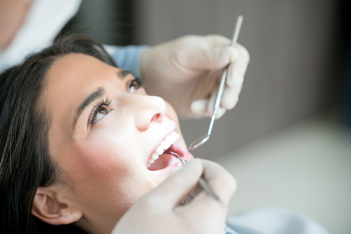 8 raisons de consulter votre dentiste régulièrement